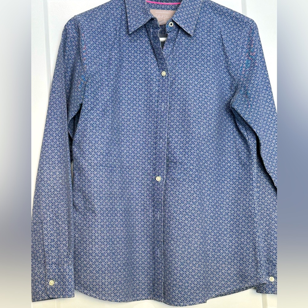 BANANA REPUBLIC ANCHOR BLUE WHITE BUTTON DOWN - MEDIUM